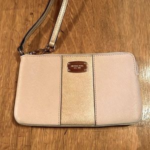 Micheal Kors Pink Wristlet
